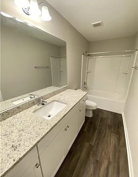 60 Ainsdale Dr — Photo 14