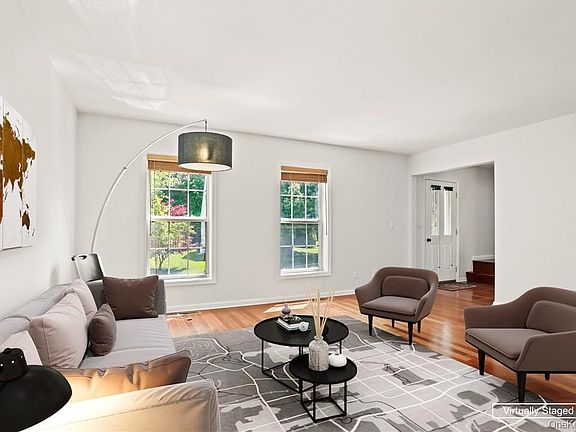 3rd image of 64 Greenvale Cir