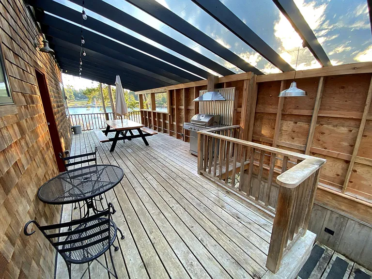 1461 Griffith Point Rd — Photo 35