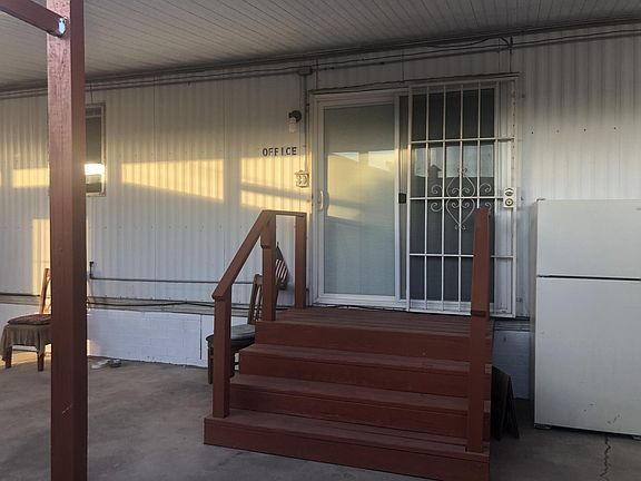 4th image of 631 W Hill St #18