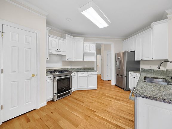 3rd image of 311 Parker Slatton Rd