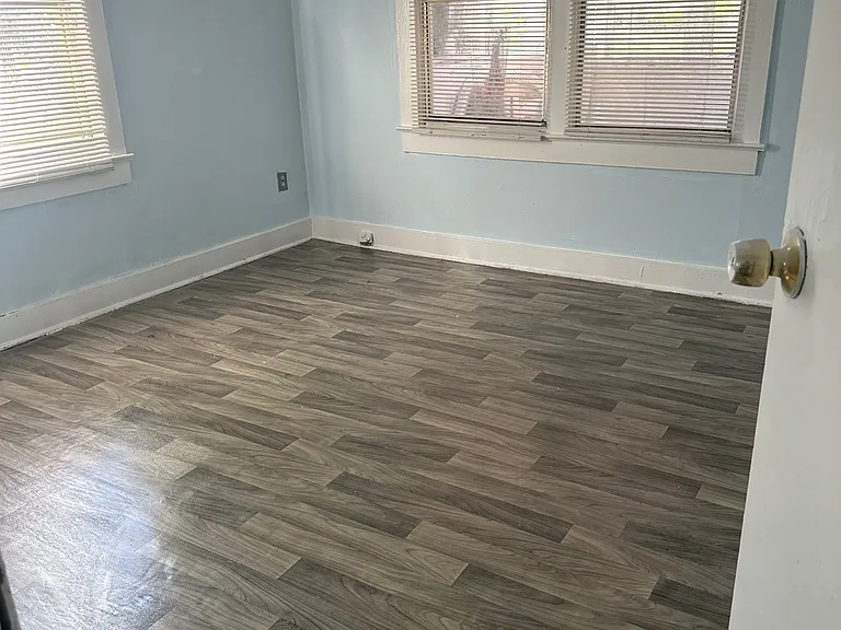 3033 Thomas St — Photo 19