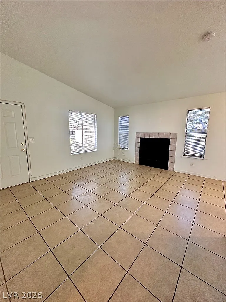 2 bed, 2.0 bath, 1000 sqft, $1,300 — Photo 1