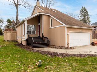 2181 Mapesbury Dr, West Bloomfield, MI