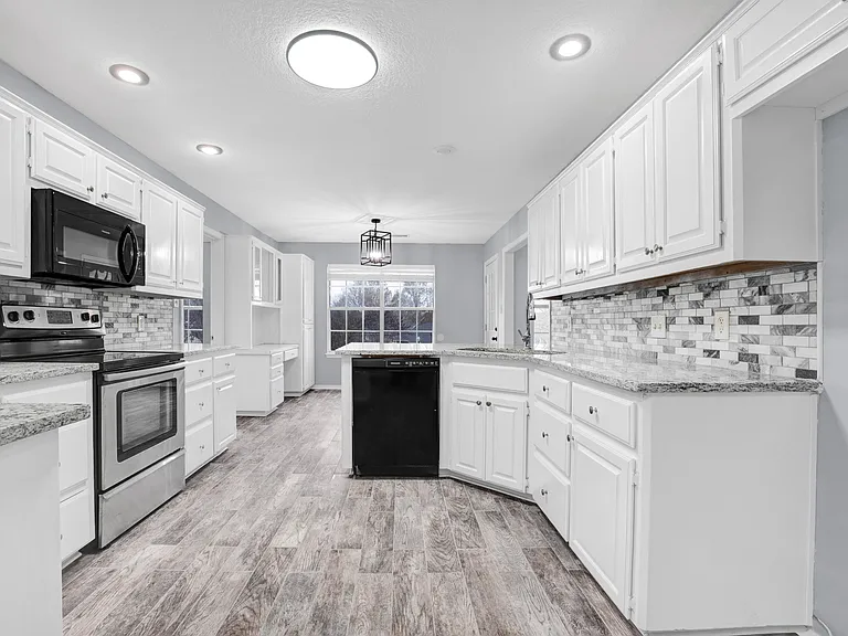 3401 Kinross Dr — Photo 15