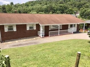 5233 Doc Bailey Rd, Cross Lanes, WV 25313