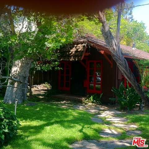 1st image of 102 N Harvard Blvd