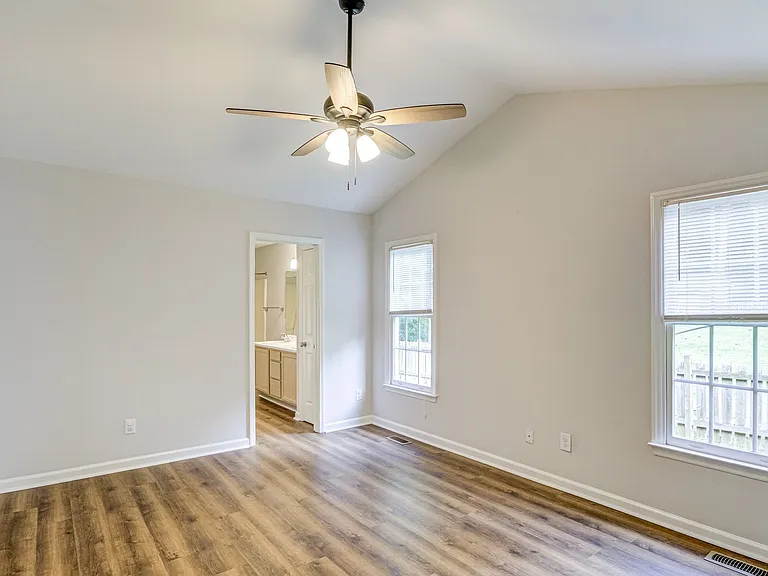126 Crookham Ct — Photo 18