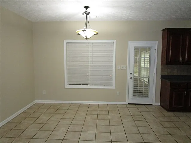 1279 Coan Dr — Photo 2
