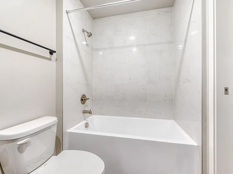 6310 N Maryland Ave #103 — Photo 7