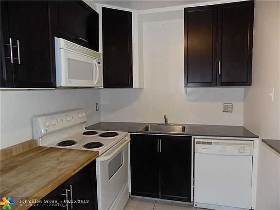 4th image of 4174 Inverrary Dr APT 205