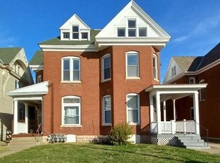 1611 1/2 Broadway St, Quincy, IL 62301