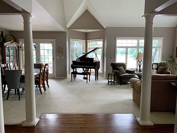 4th image of 3725 Siebers Ln NE