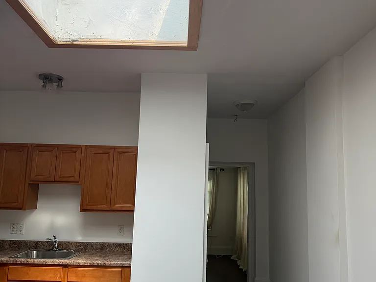 9 Caroline St #2 — Photo 3