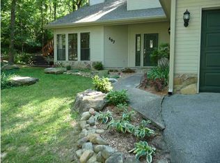 407 Dunsinane Ln, Signal Mountain, TN 37377