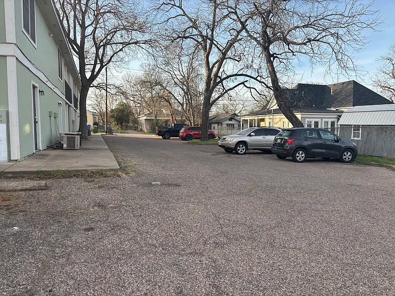 2124 Sanger Ave #104 — Photo 27