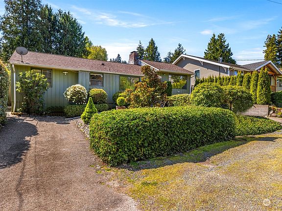 3rd image of 3233 NE 105th Street