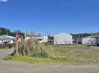 180 N 10th St, Lakeside, OR 97449