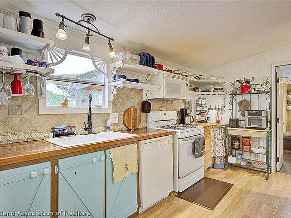 5th image of 1042 Arbuckle Branch Rd