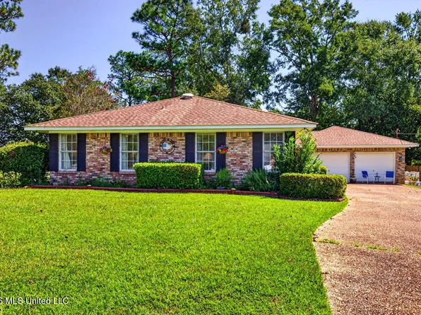674 Hilo St, Diamondhead, MS 39525