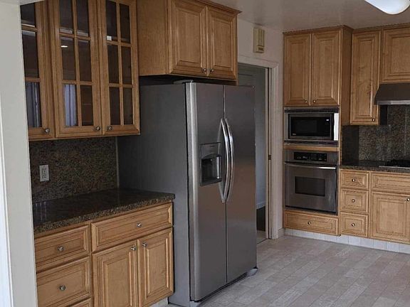 4th image of 475 Saint Francis Blvd