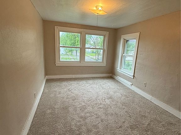 4th image of 180 Norran Dr