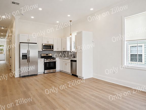 2nd image of 2254 N Prieur St
