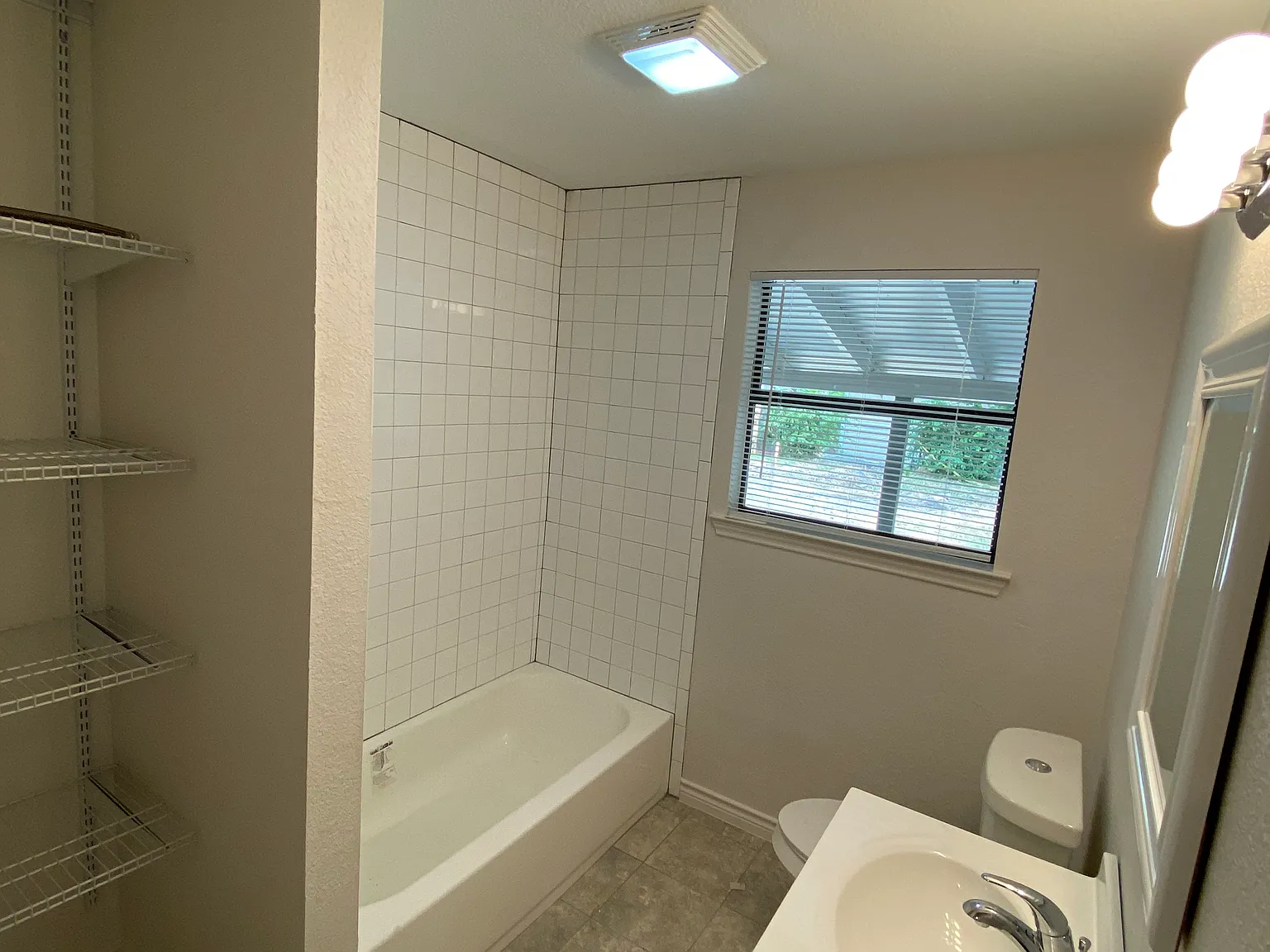 2 bed, 1000 sqft, $1,000 — Photo 4