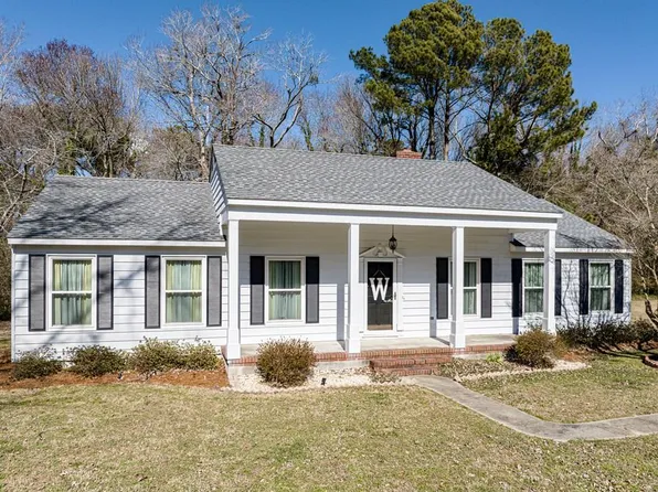 13 Hillcrest Dr, Onancock, VA 23417