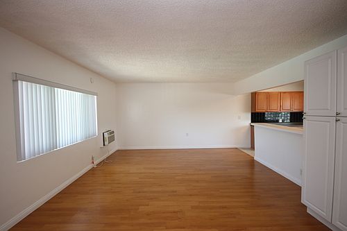 3rd image of 5324 Baldwin Ave APT 33