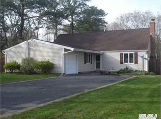 69 Ridge Ave, Central Islip, NY 11722
