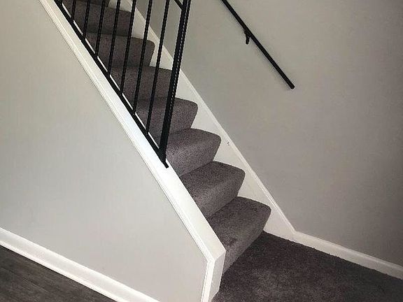 5th image of 2852 Fairfield Ave #414