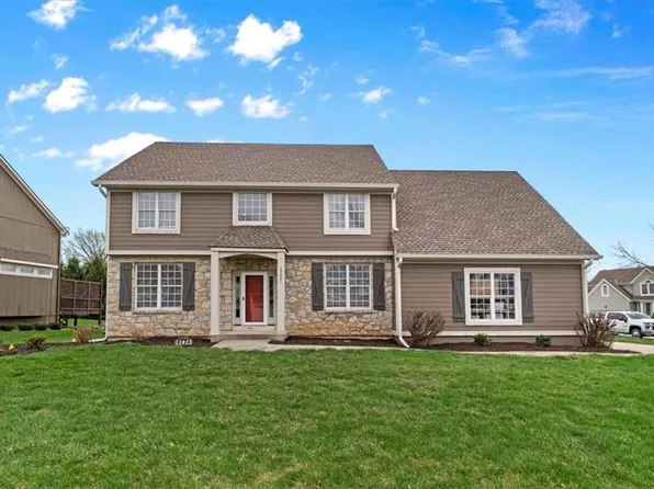 13021 Pembroke Ln, Leawood, KS 66209
