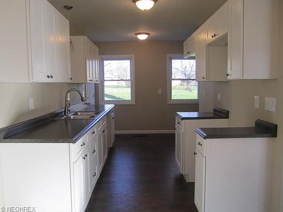 2nd image of 1571 Southeast Blvd