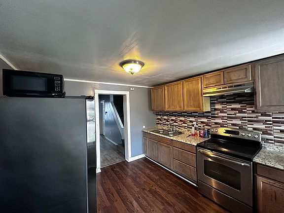 3rd image of 333 N Law St