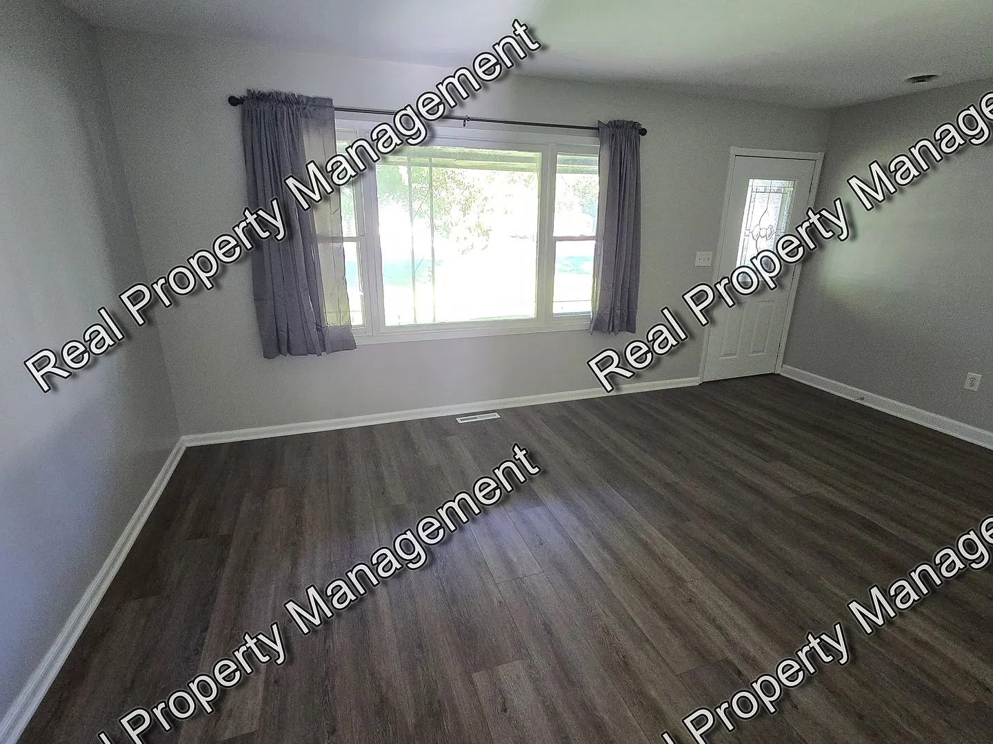 Three Bedroom Ranch — Photo 2
