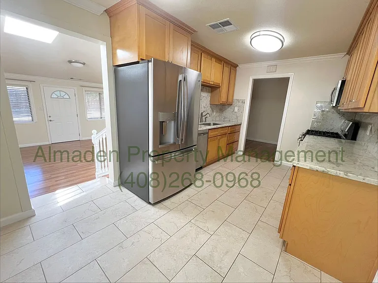 656 Curtner Ave — Photo 4