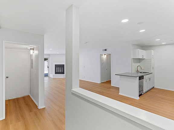 4th image of 1626 Malcolm Ave #301