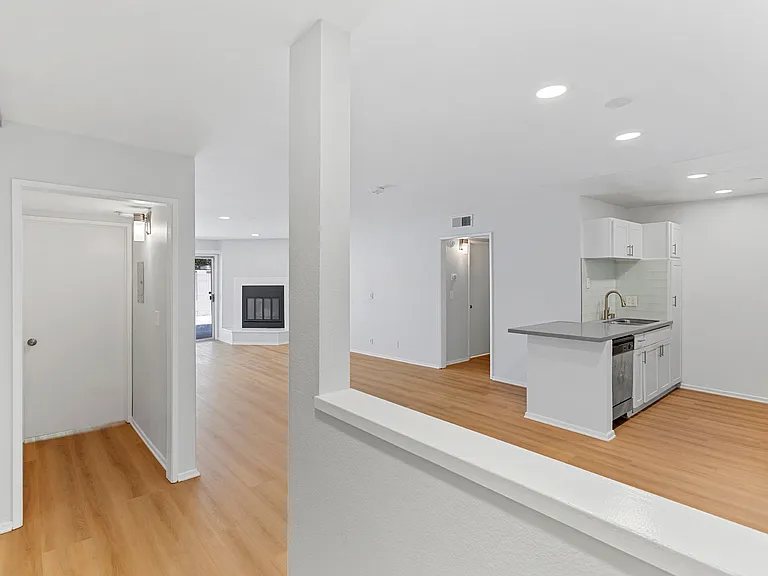 1626 Malcolm Ave — Photo 8