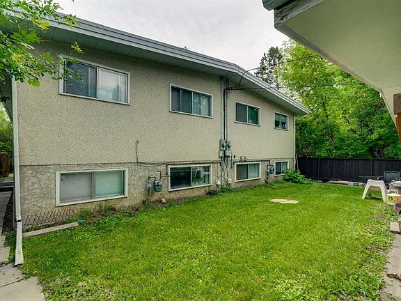 4th image of 2431 & 2429 E 26th St SW