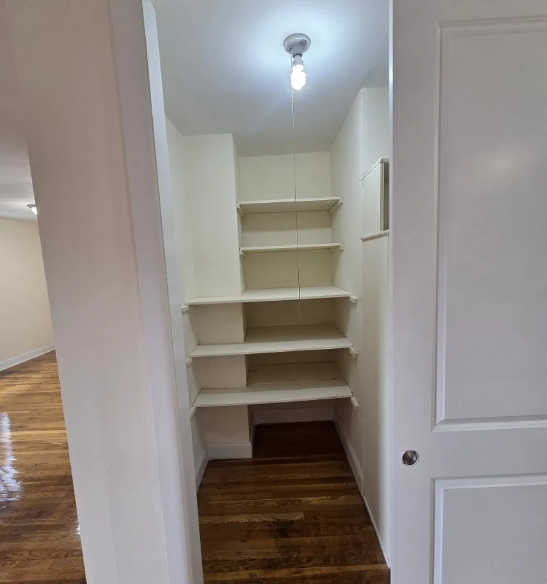 Studio, 615 sqft, $1,900 — Photo 3