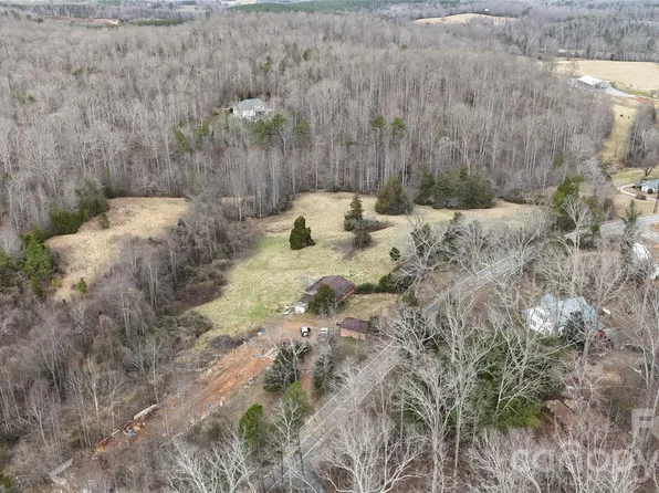 900 Rock Rd, Rutherfordton, NC 28139