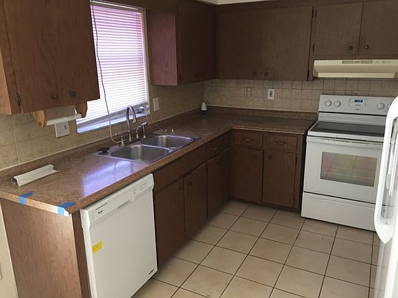 3rd image of 3844 43rd Ave N