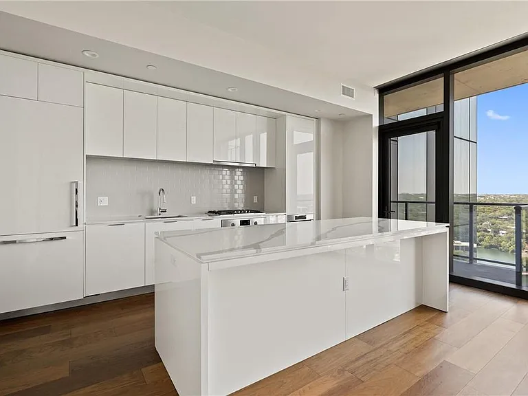 44 East Ave #2011 — Photo 15