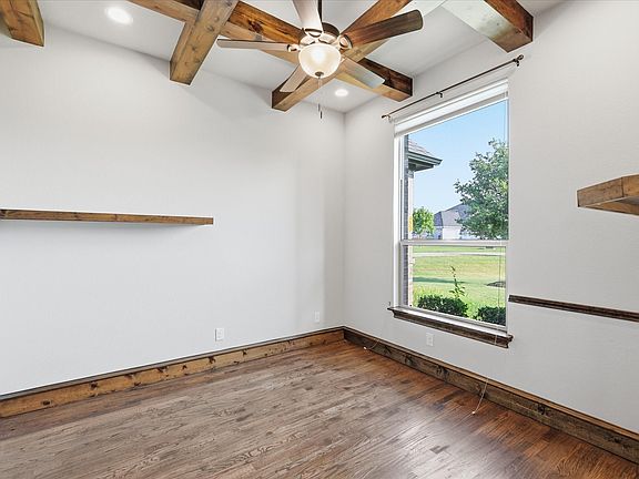 4th image of 3409 Westhill Cir