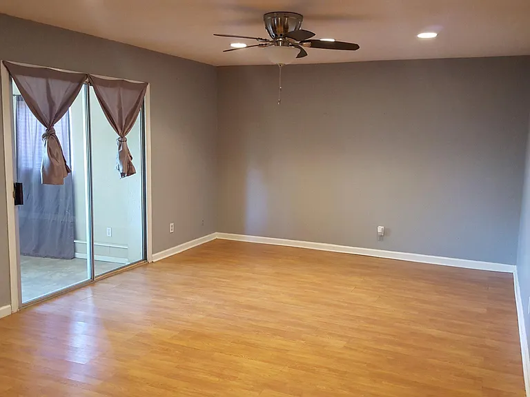 921 W Naranja Ave — Photo 15