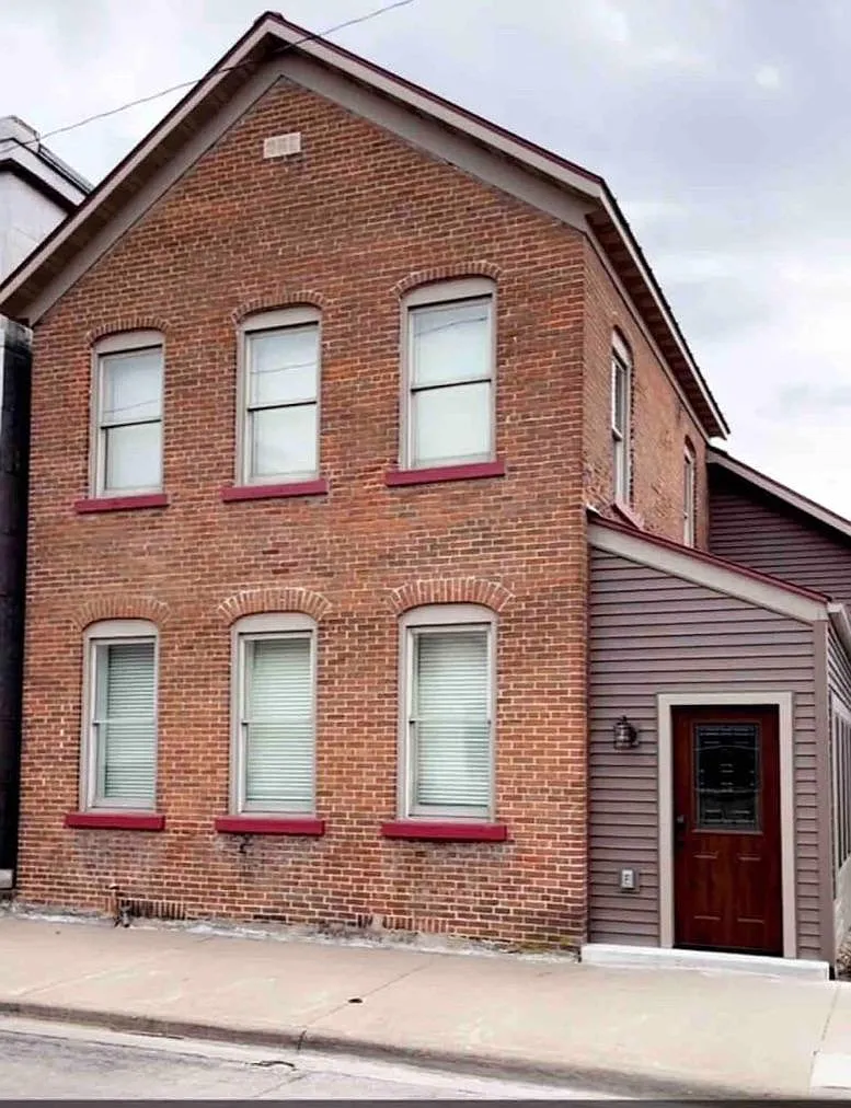 2 bed, 1740 sqft, $1,500 — Photo 1
