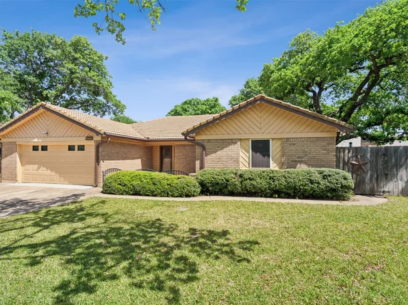 3809 Helmsford Dr, Arlington, TX 76016