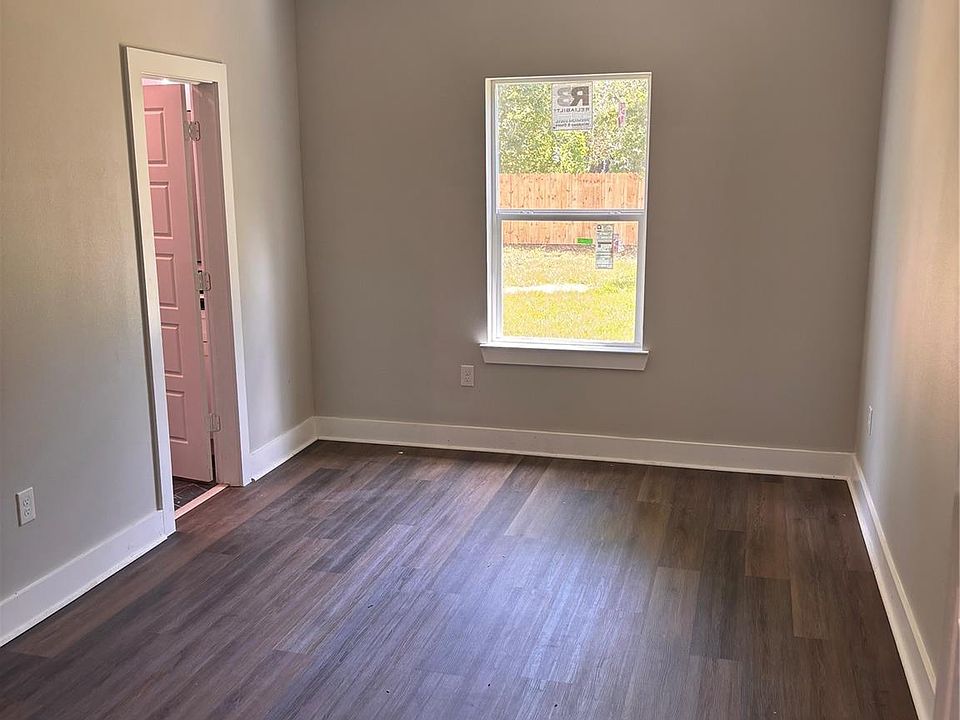 2nd image of 2429 Boss St