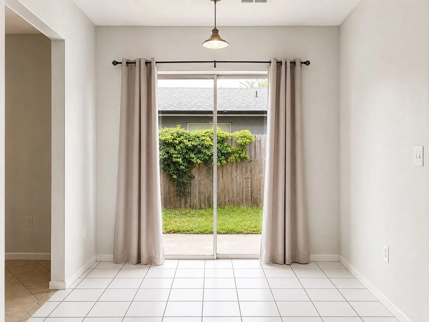 Well Maintained Home, Available Now — Photo 4